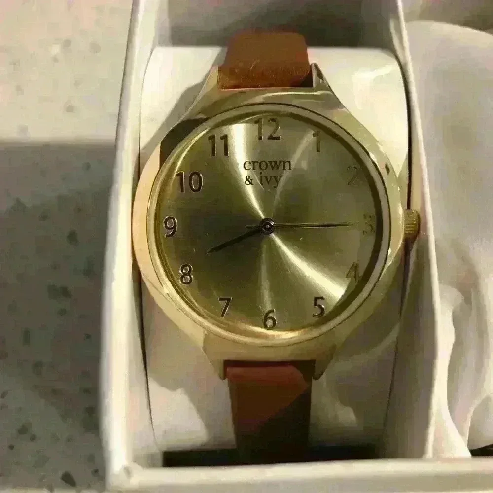 NWT. Crown & Ivy Watch and Bangle set